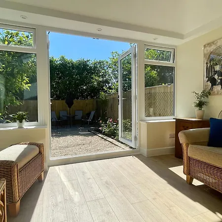 3-Bed Cottage In Sway, New Forest Exterior photo