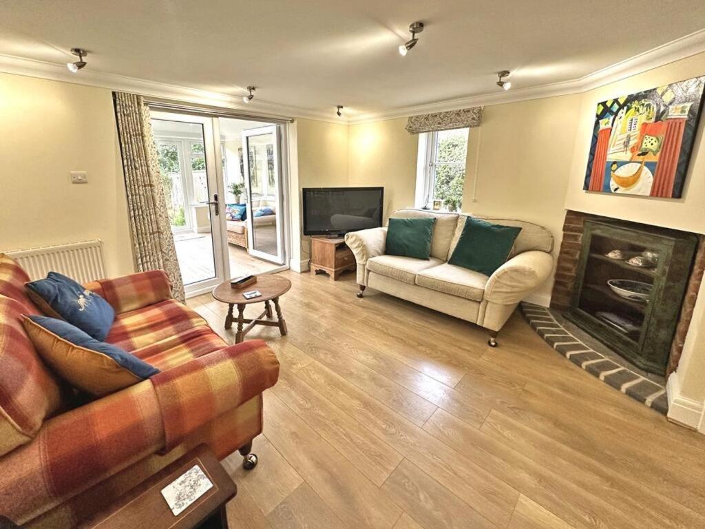3-bed In Sway, New Forest Sway